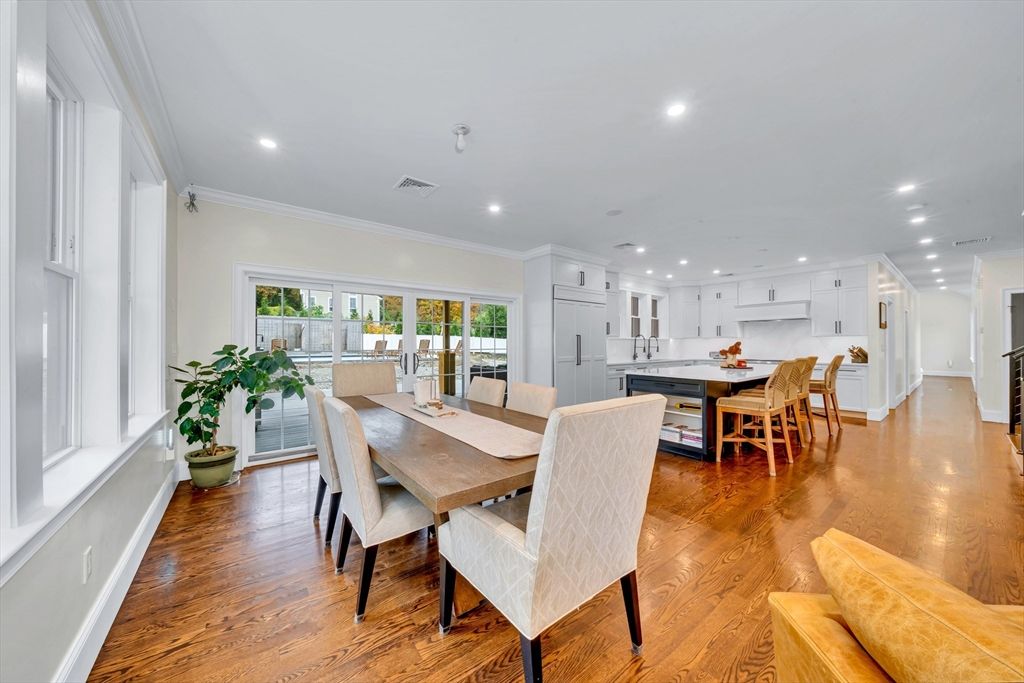 Dining room, Interior, Kitchen, Recessed Lighting, Wood Texture Flooring