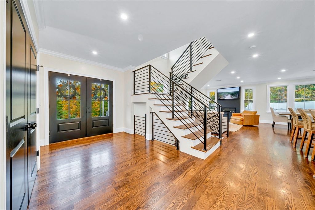 Interior, Recessed Lighting, Wood Texture Flooring