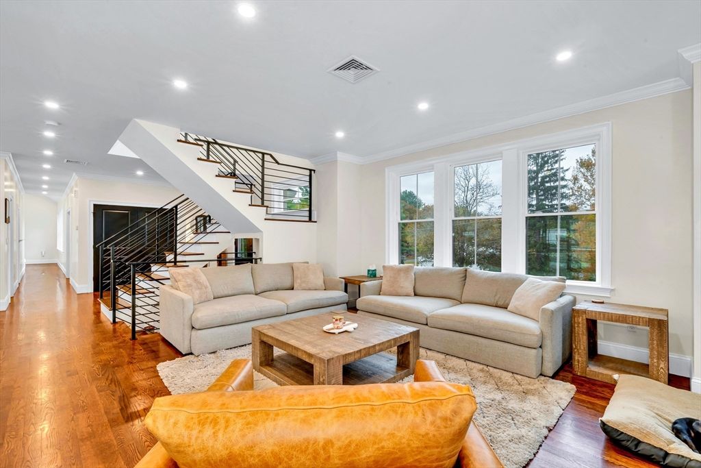 Interior, Living room, Recessed Lighting, Wood Texture Flooring