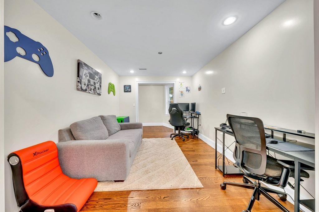 Home Office, Interior, Recessed Lighting, Wood Texture Flooring