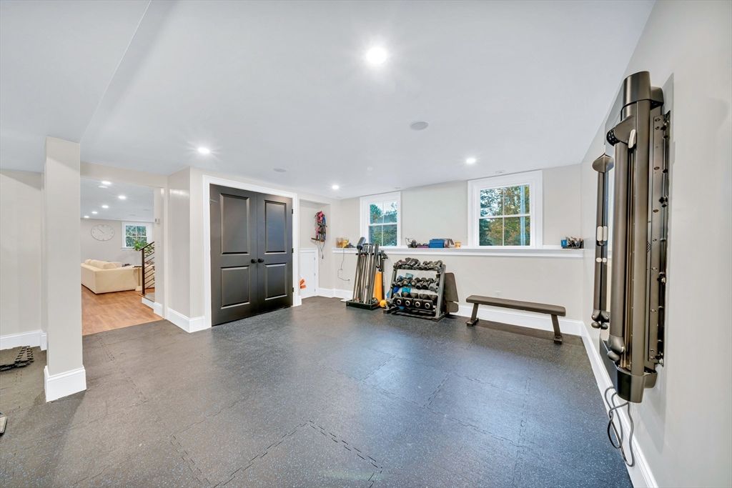 Fitness Equipment, Interior, Recessed Lighting, Wood Texture Flooring