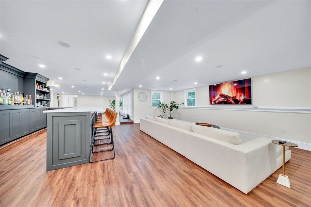 Interior, Projection Screen, Recessed Lighting, Wood Texture Flooring