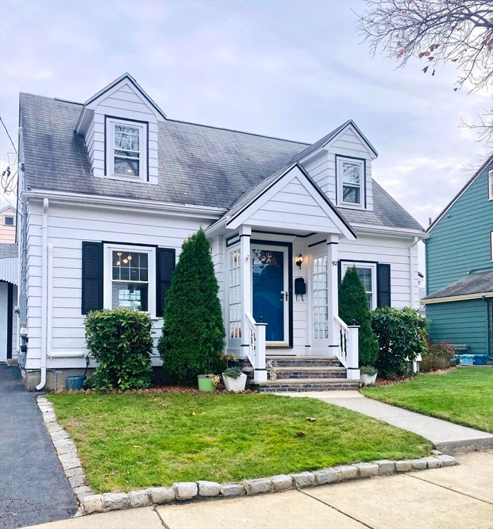 Exterior, Facade, Cape Cod