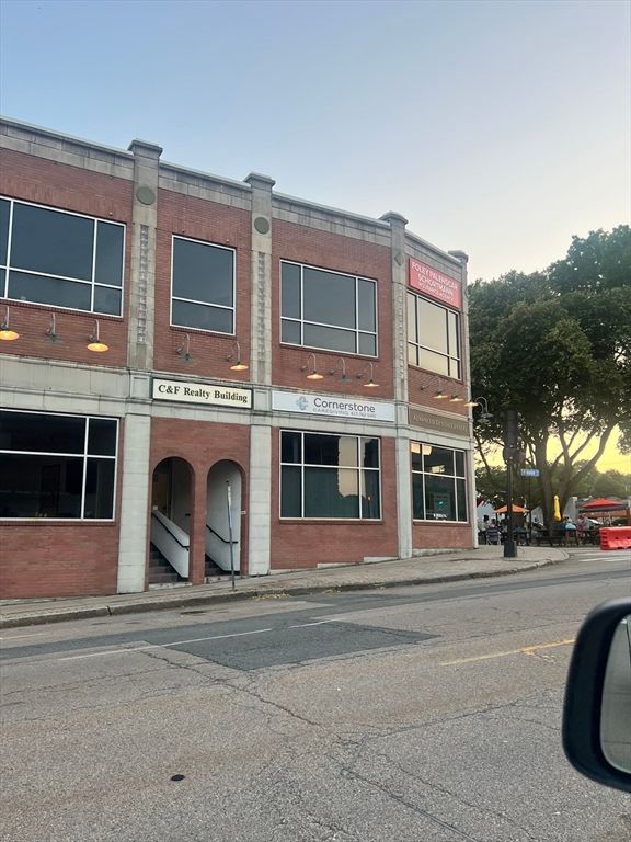 Exterior, Facade, Brick Facade, Rowhouse