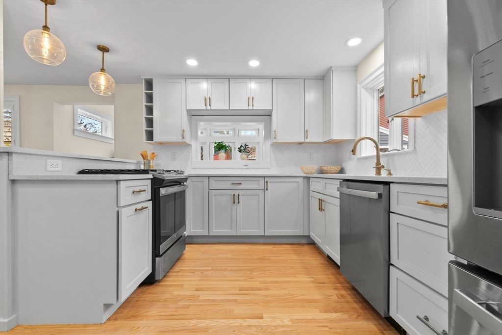 Interior, Kitchen, Pendant Lights, Recessed Lighting, Wood Texture Flooring