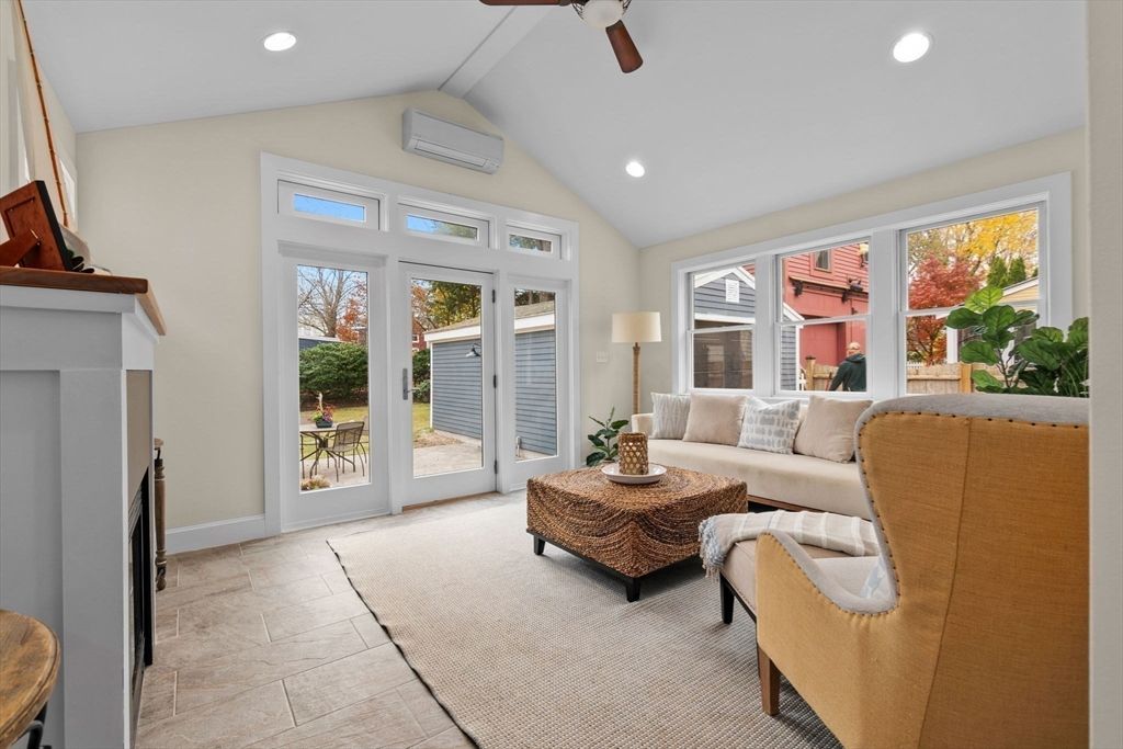 Fireplace, Interior, Living room, Recessed Lighting