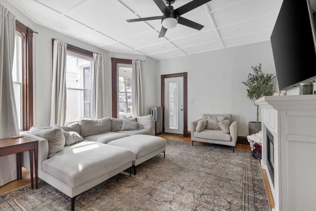 Fireplace, Interior, Living room