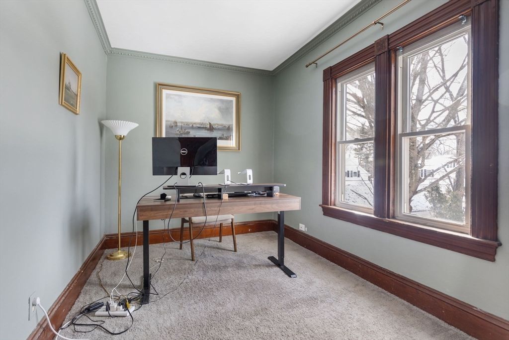 Home Office, Interior