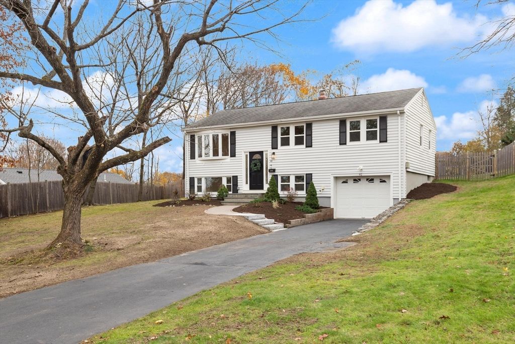 Attached, Exterior, Facade, Raised Ranch