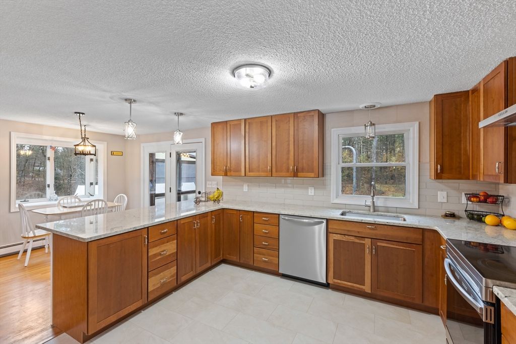 Dining room, Interior, Kitchen, Pendant Lights, Stainless Steel Appliances, Wood Texture Flooring