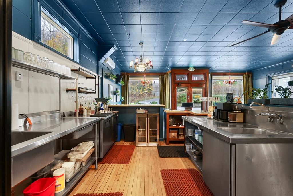 Chandelier, Interior, Kitchen, Wood Texture Flooring