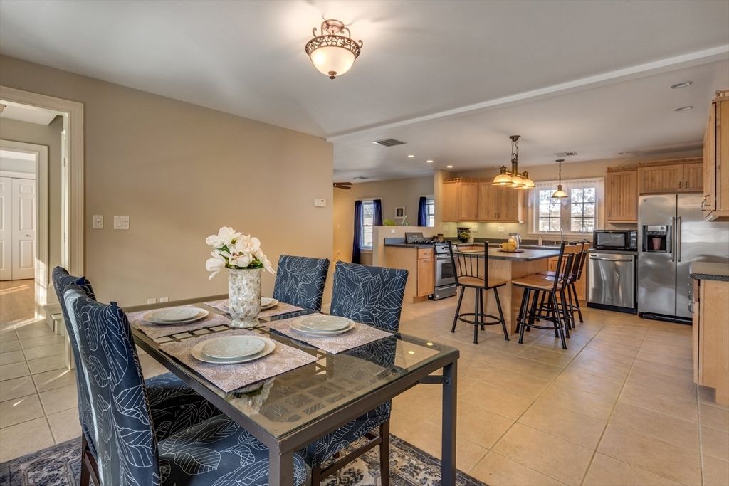 Dining room, Interior, Kitchen, Pendant Lights, Recessed Lighting