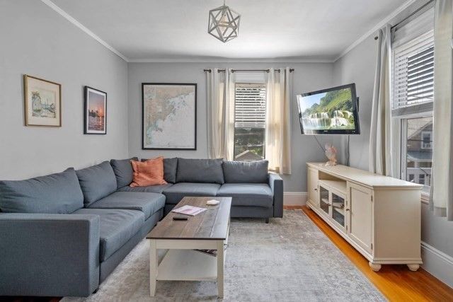 Interior, Living room, Pendant Lights, Wood Texture Flooring