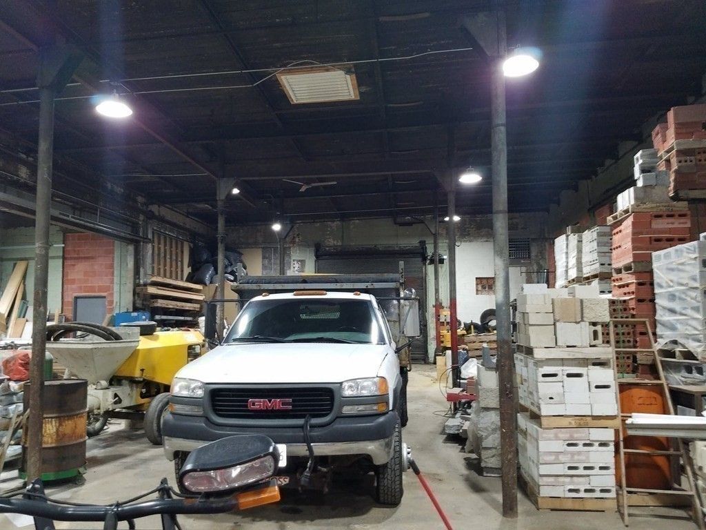 Garage, Interior