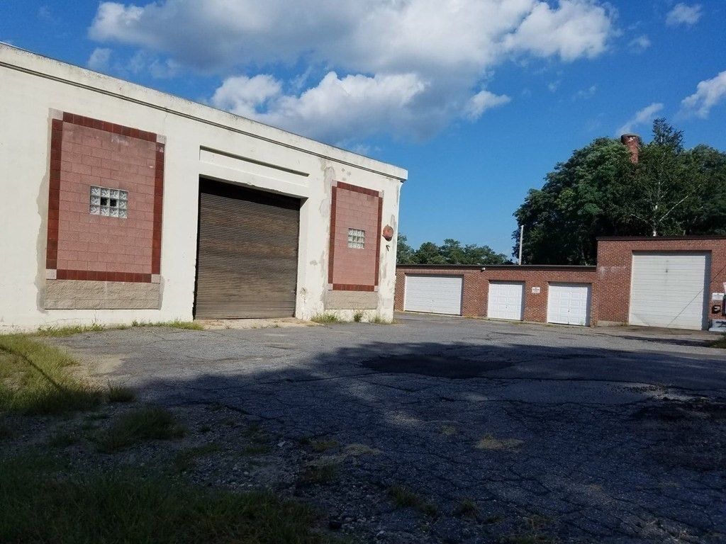 Detached Garage, Exterior