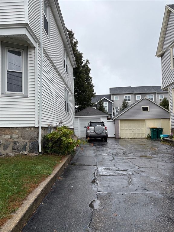 Detached Garage, Exterior