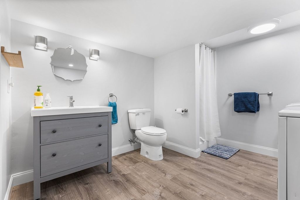 Bathroom, Interior, Recessed Lighting, Wood Texture Flooring