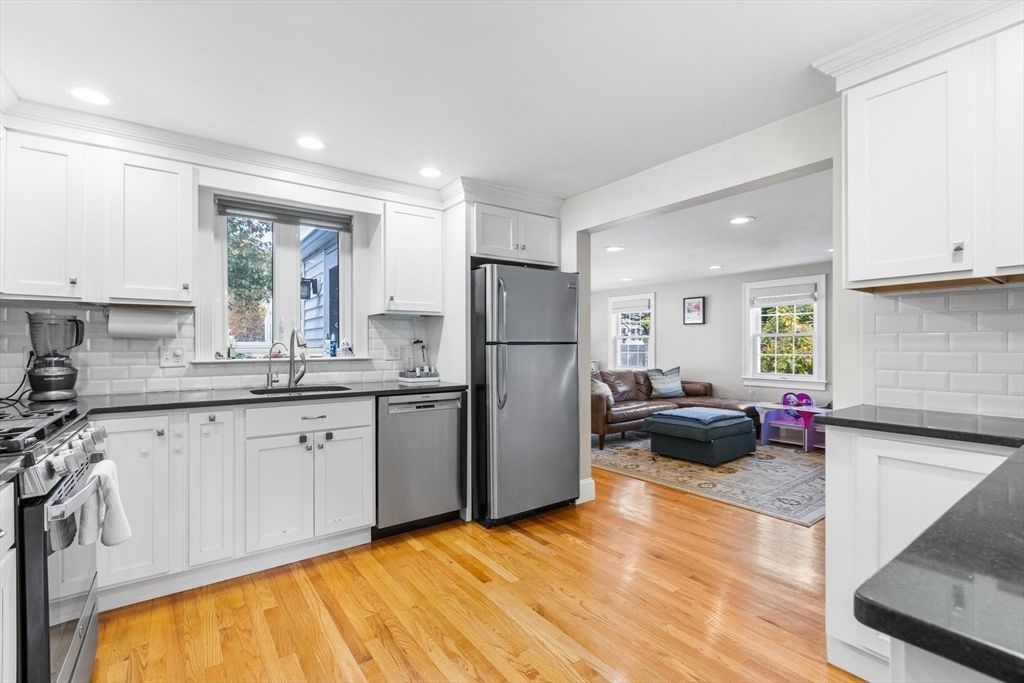 Interior, Kitchen, Living room, Recessed Lighting, Wood Texture Flooring