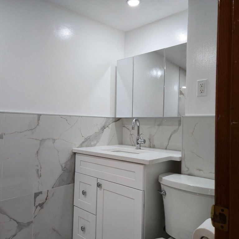 Bathroom, Interior, Marble Walls, Recessed Lighting