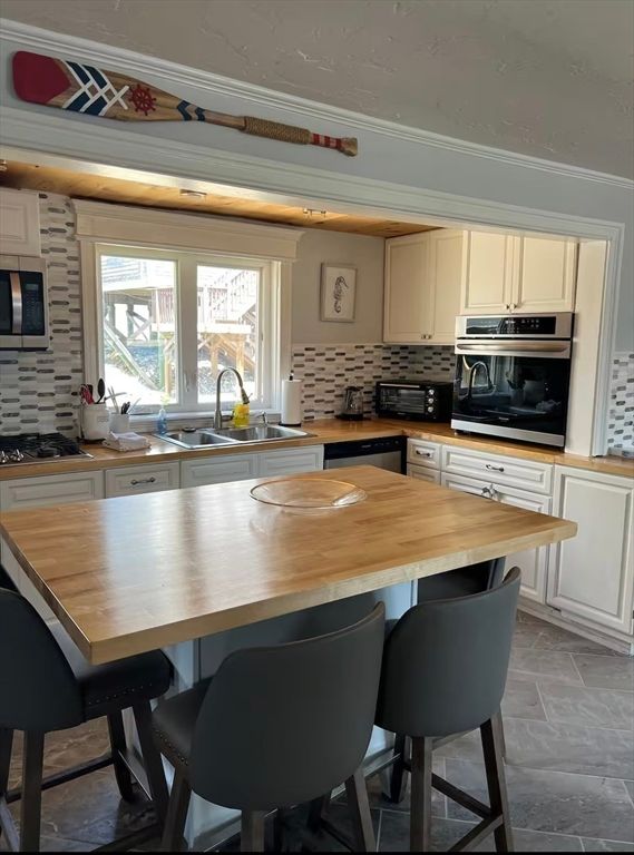 Interior, Kitchen, Stainless Steel Appliances