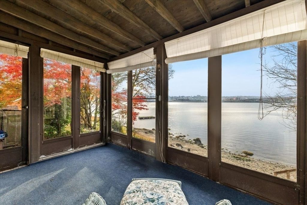 Interior, Sun Room, Water, Wooden Ceilings