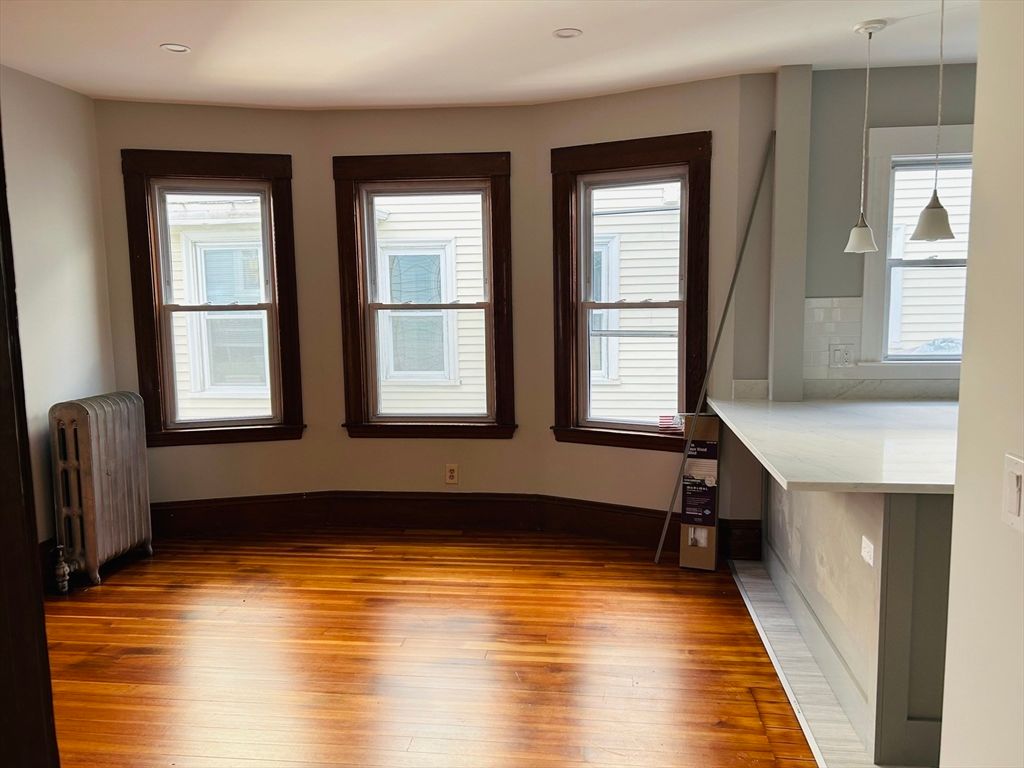 Interior, Pendant Lights, Recessed Lighting, Wood Texture Flooring