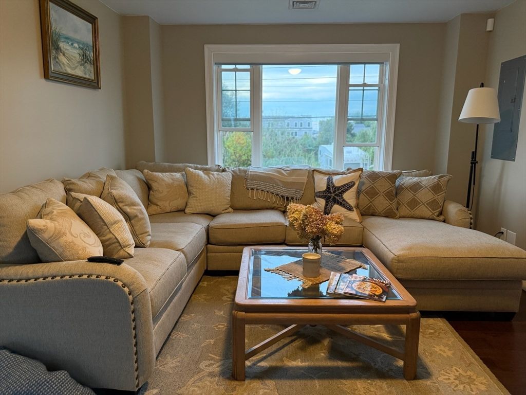 Interior, Living room, Water