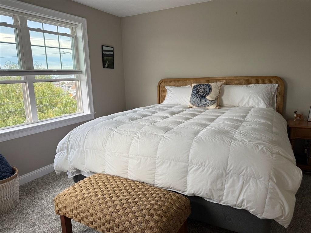 Bedroom, Interior, Water