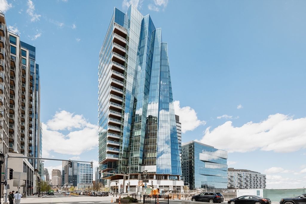 Exterior, Facade, Highrise