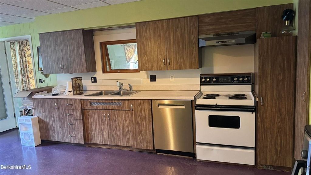 Interior, Kitchen, Stainless Steel Appliances