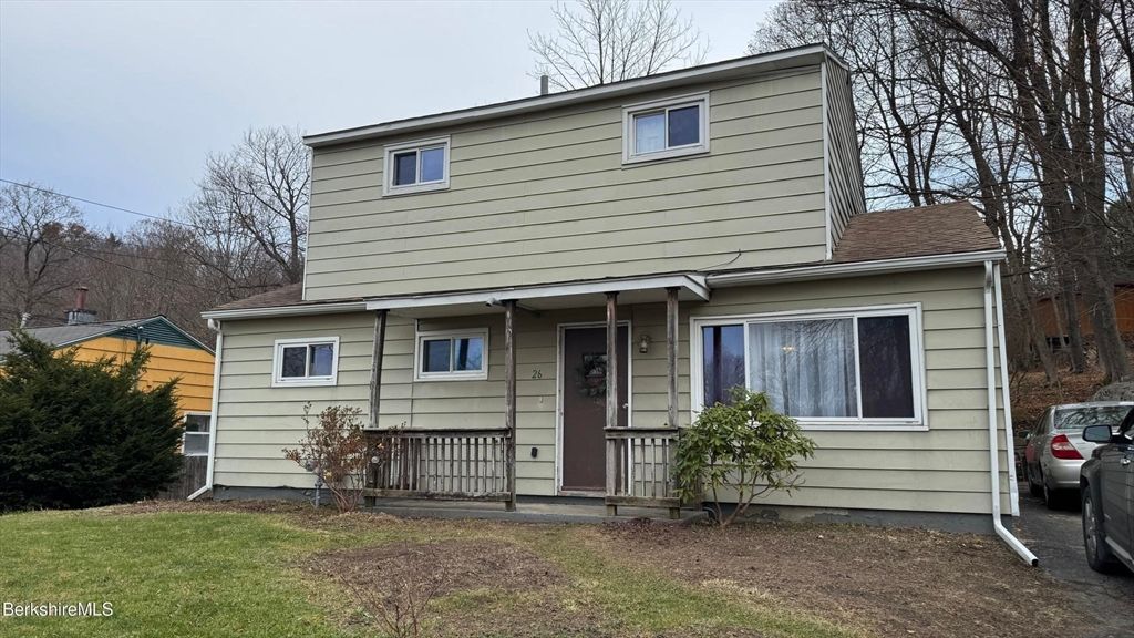 Exterior, Facade, Cape Cod