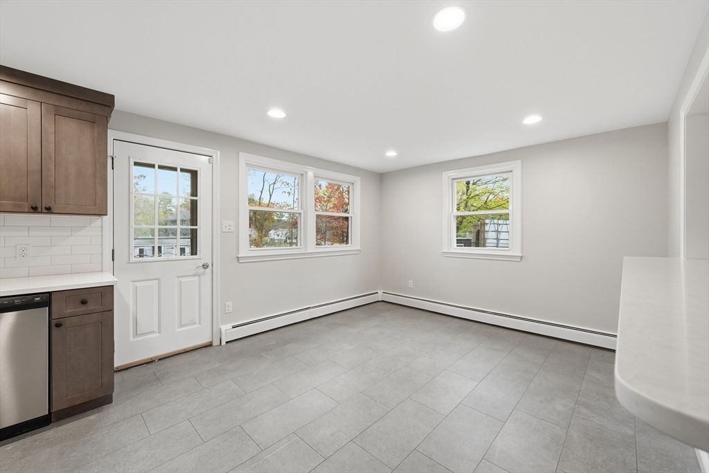 Empty room, Interior, Kitchen, Recessed Lighting