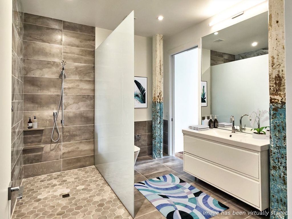 Bathroom, Interior, Recessed Lighting