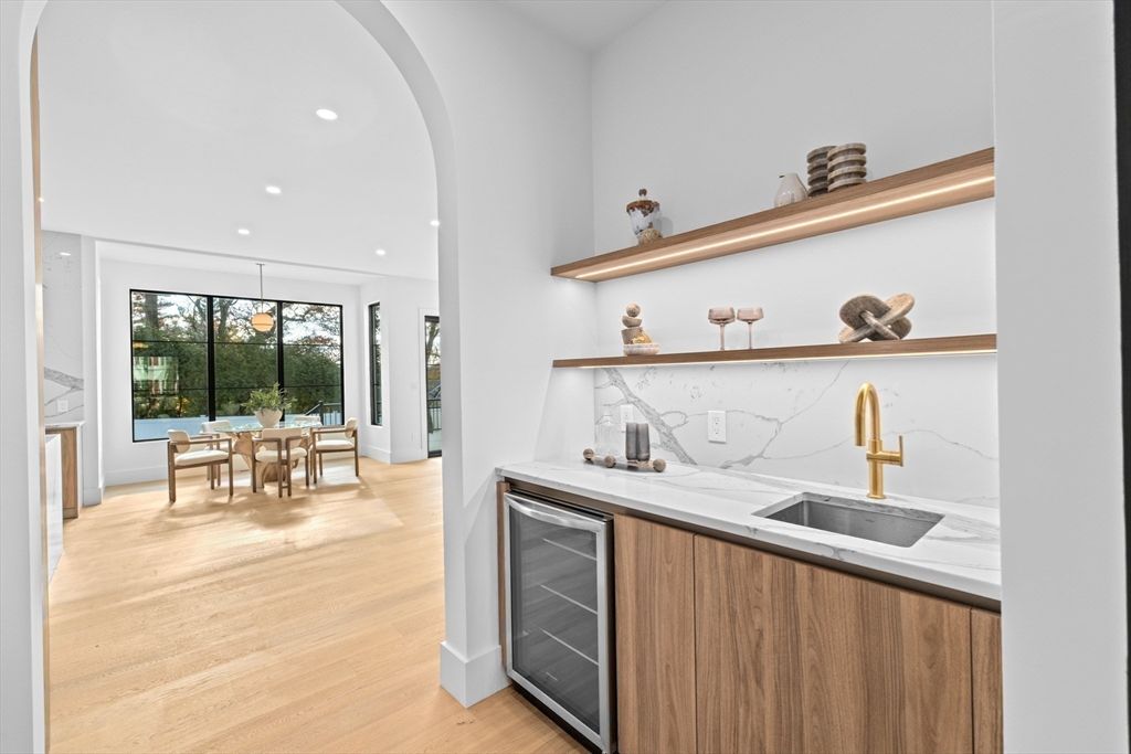 Dining room, Interior, Kitchen, Marble Walls, Pendant Lights, Recessed Lighting, Wood Texture Flooring