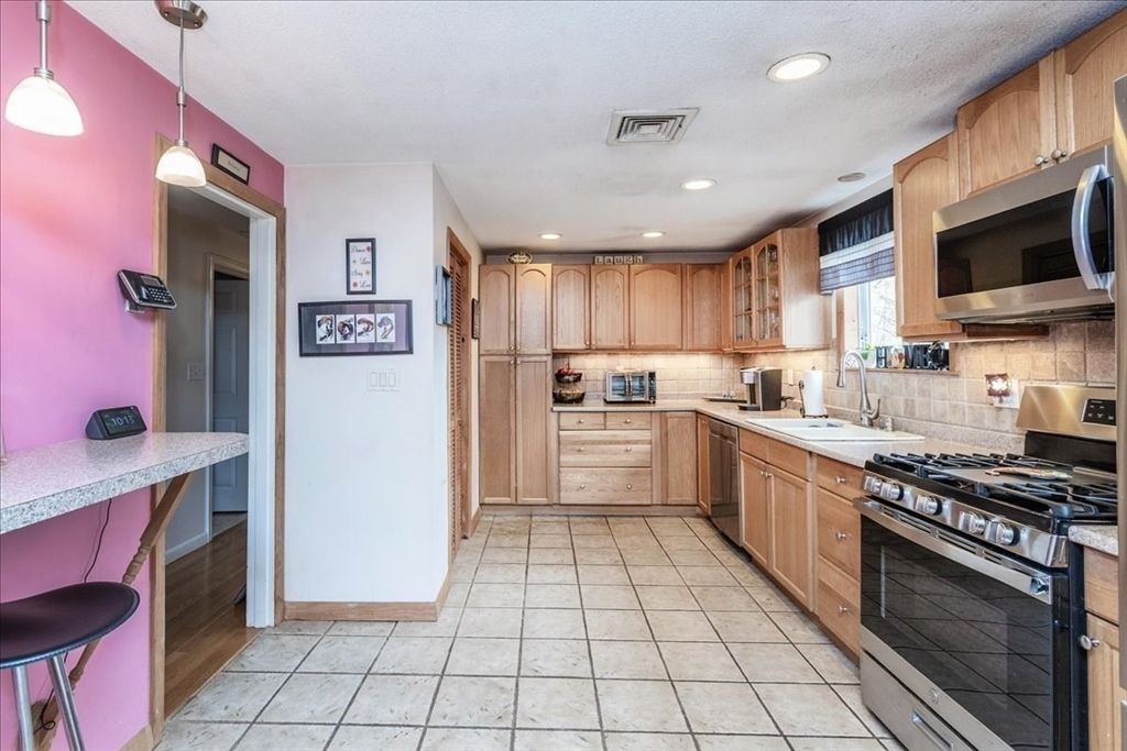 Interior, Kitchen, Pendant Lights, Recessed Lighting, Stainless Steel Appliances