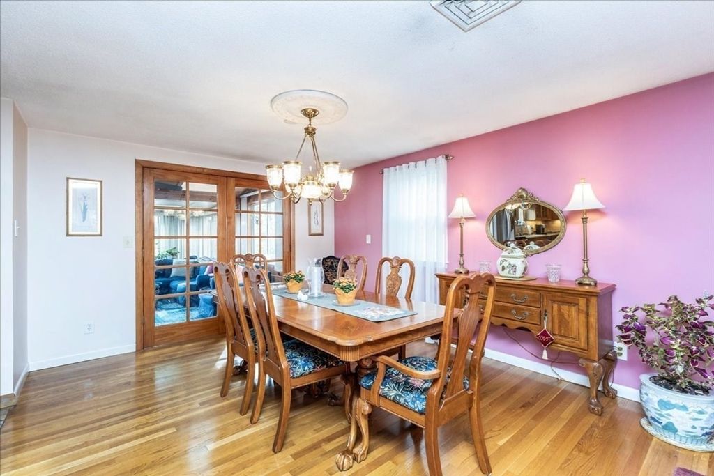 Chandelier, Dining room, Interior, Wood Texture Flooring
