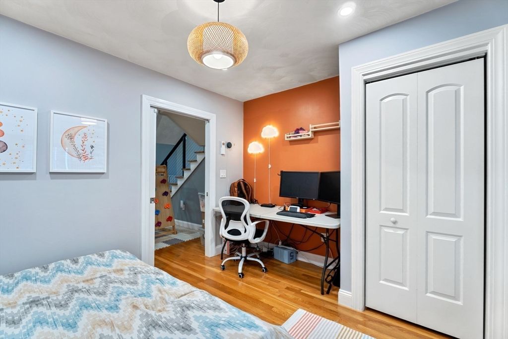 Bedroom, Home Office, Interior, Pendant Lights, Recessed Lighting, Wood Texture Flooring
