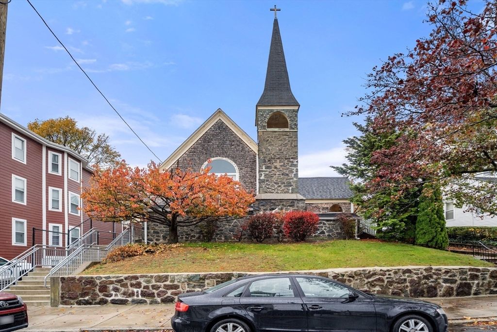 Exterior, Facade, Queen Anne Victorian