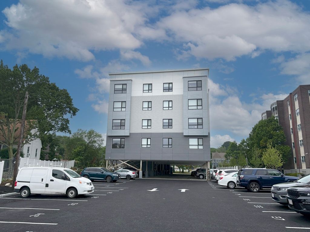 Exterior, Facade, Condo Building