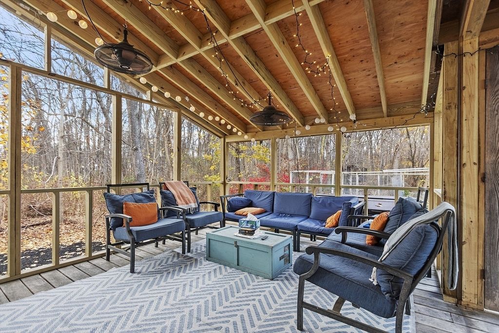 Interior, Living room, Sun Room, Wooden Beams, Wooden Ceilings, Wood Texture Flooring