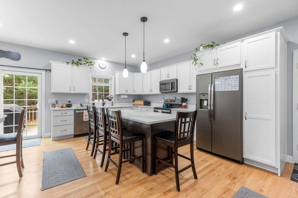 Interior, Kitchen, Pendant Lights, Recessed Lighting, Wood Texture Flooring
