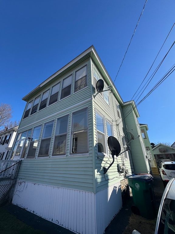 Exterior, Facade, Queen Anne Victorian