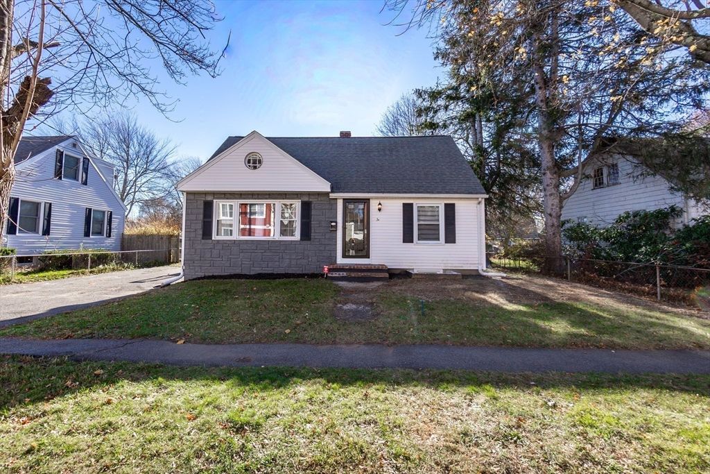 Backyard, Exterior, Facade, Cape Cod