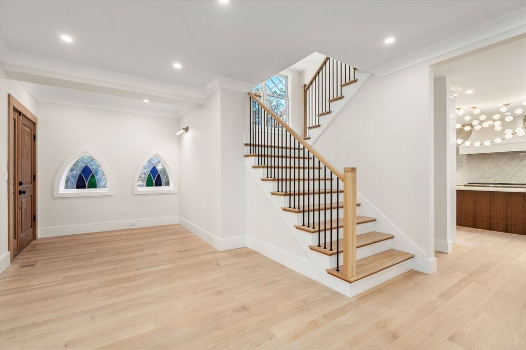 Interior, Recessed Lighting, Wood Texture Flooring