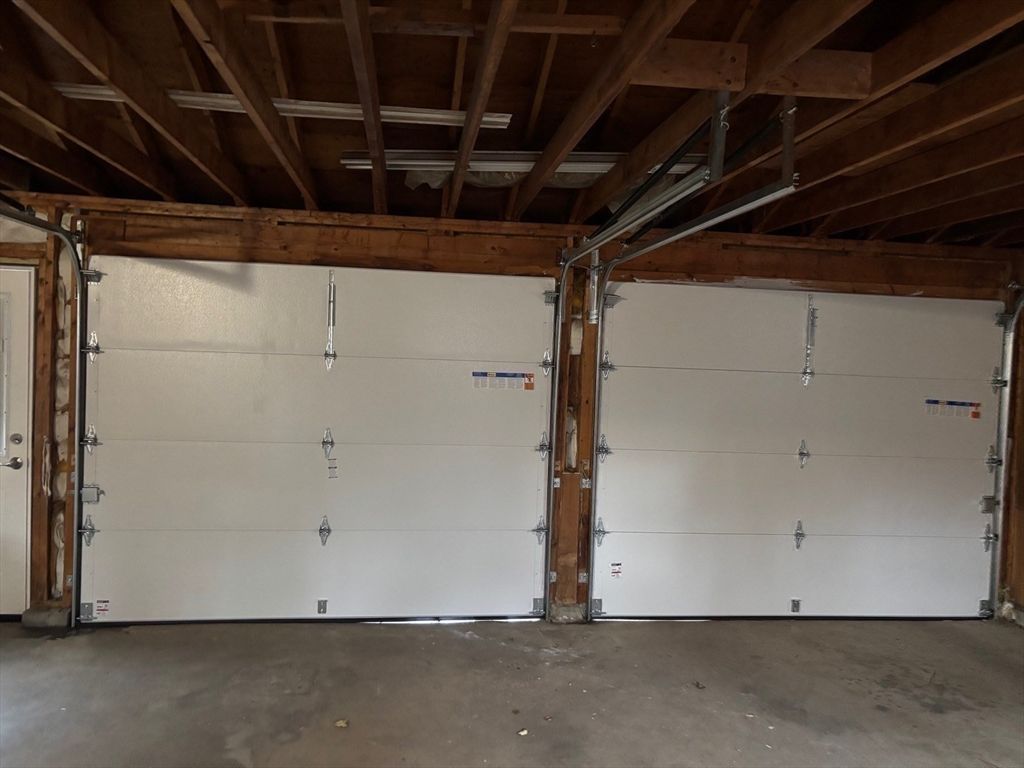 Garage, Interior, Wooden Beams