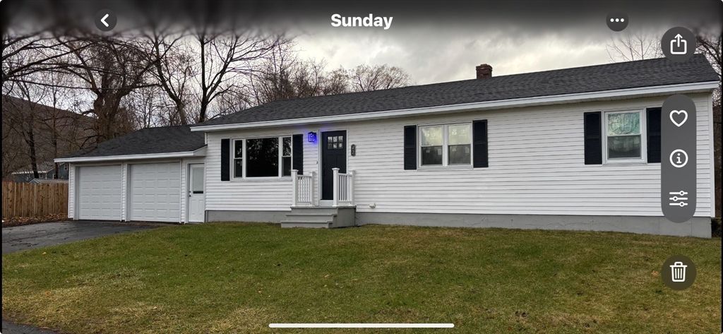 Attached, Exterior, Facade, Ranch