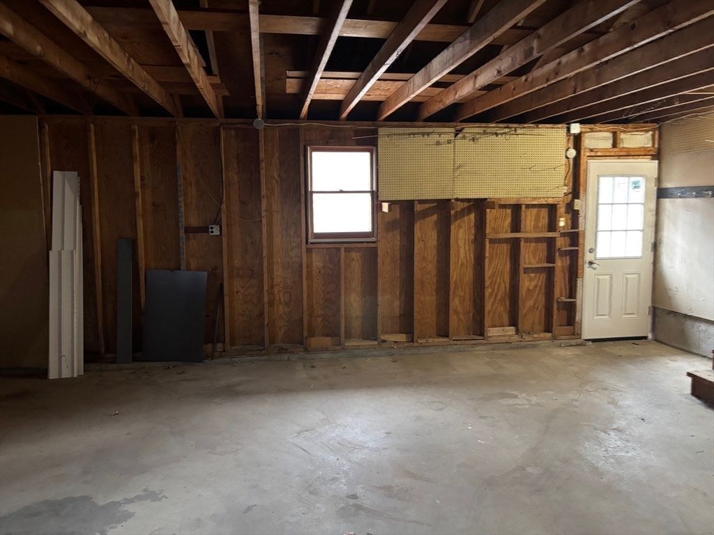 Empty room, Interior, Wooden Beams, Wooden Ceilings, Wooden Walls