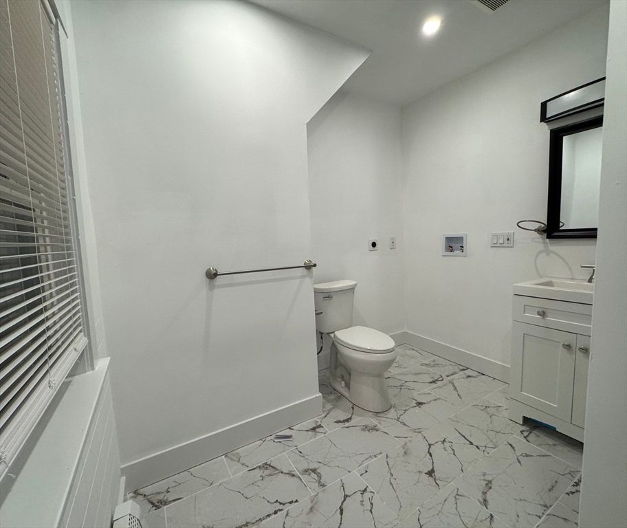 Bathroom, Interior, Marble, Recessed Lighting