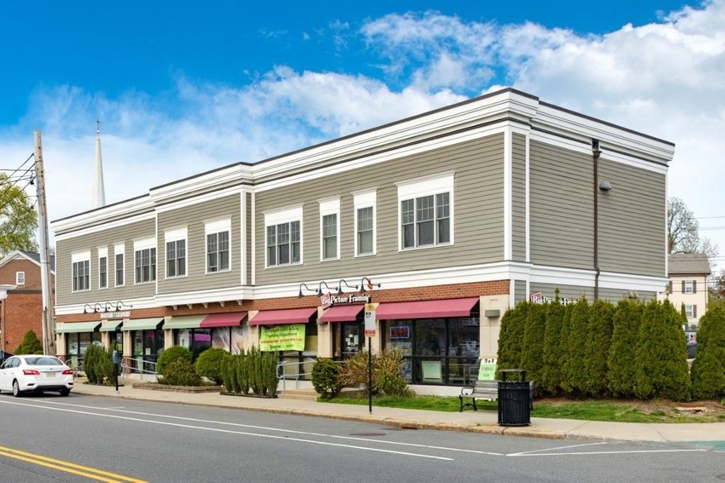 Exterior, Facade, Rowhouse