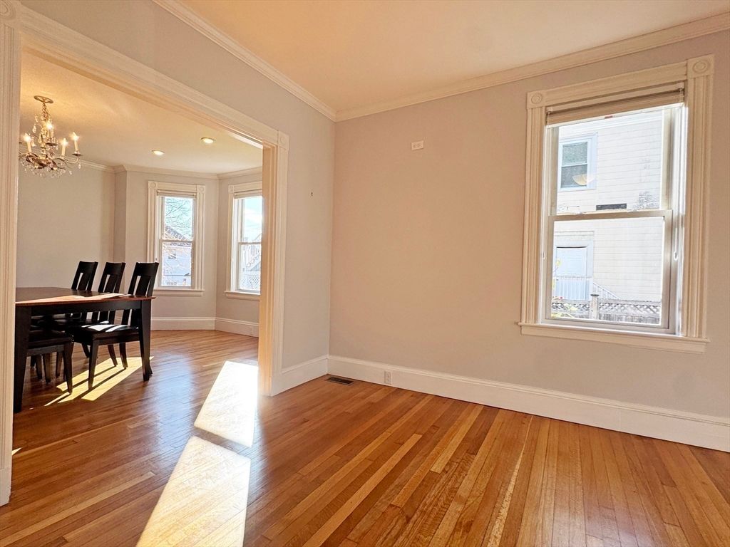 Chandelier, Dining room, Interior, Recessed Lighting, Wood Texture Flooring